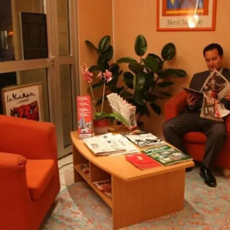 Отель Printania Porte De Versailles Париж