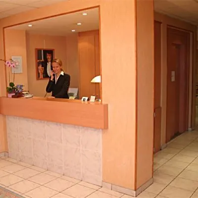 מלון Printania Porte De Versailles 2*