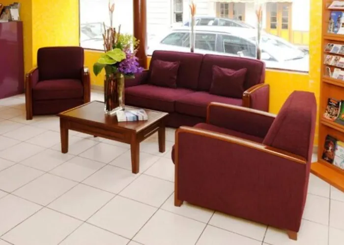 برينتانيا بورت دو فرساي فندق 2*