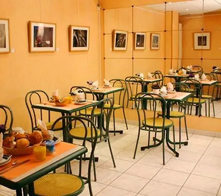 Otel Printania Porte De Versailles 2*